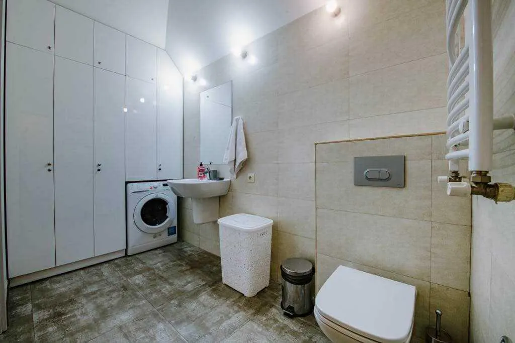 Квартира, 3-комн., 160 м²