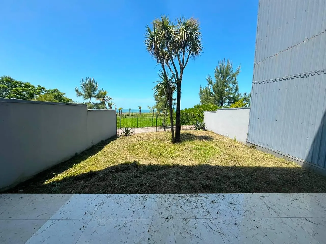 House, 4-room, 200 m²