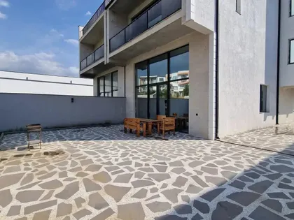 Дом, 6-комн., 320 м²