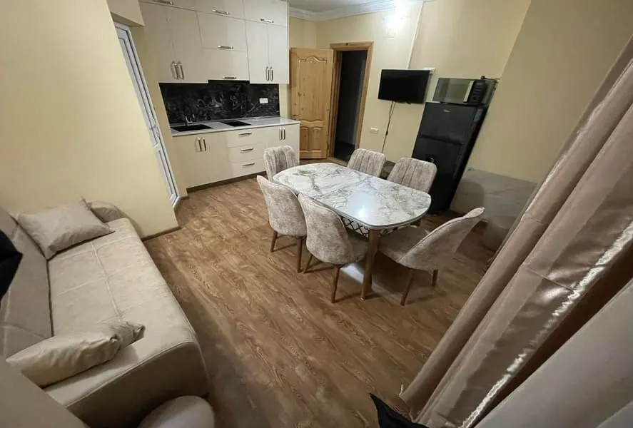 Apartment, 300 m²