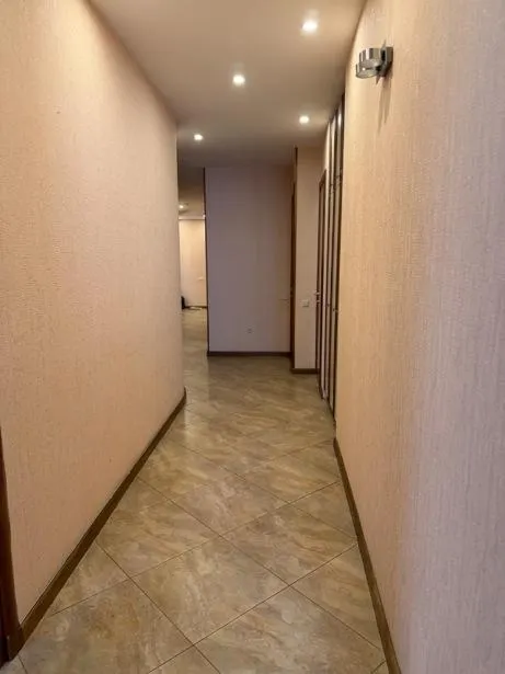 Квартира, 3-комн., 124 м²