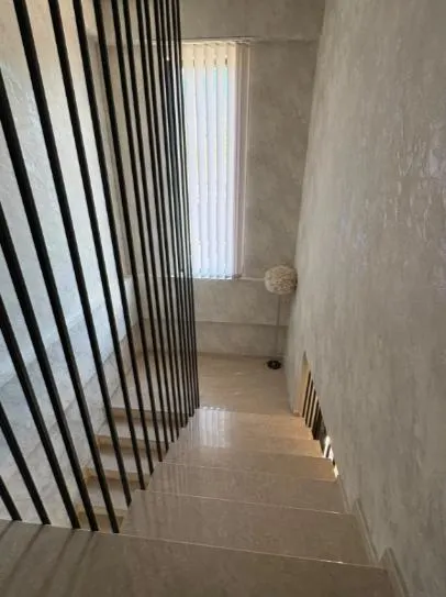 Дом, 6-комн., 180 м²