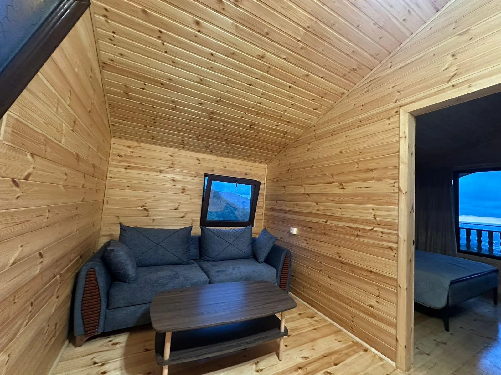 House, 3-room, 80 m²