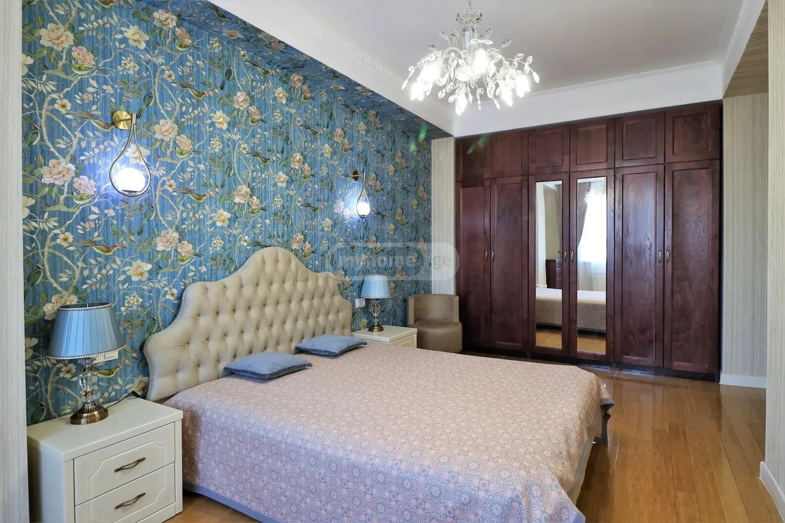 Квартира, 2-комн., 85 м²