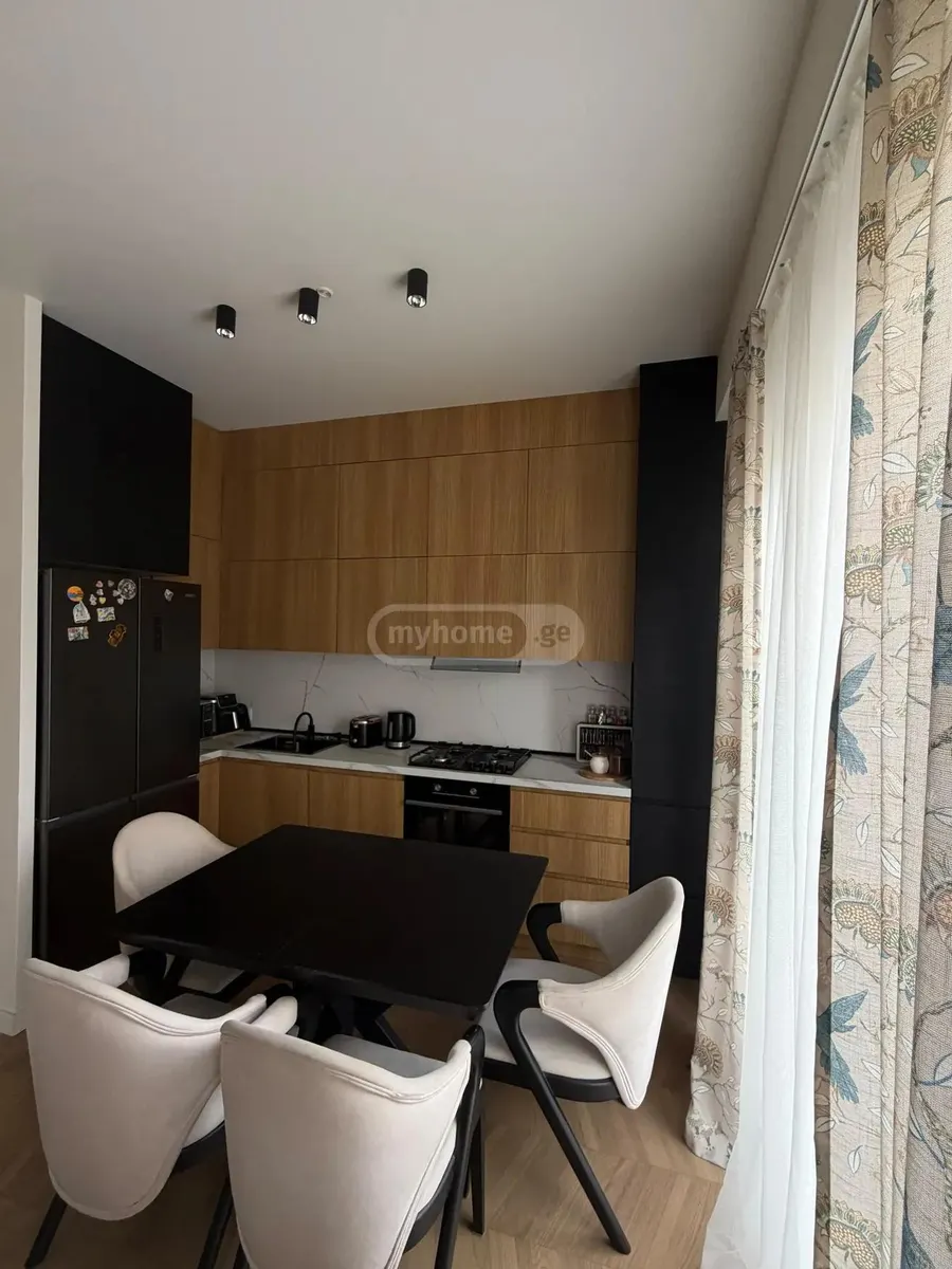 Квартира, 3-комн., 114 м²