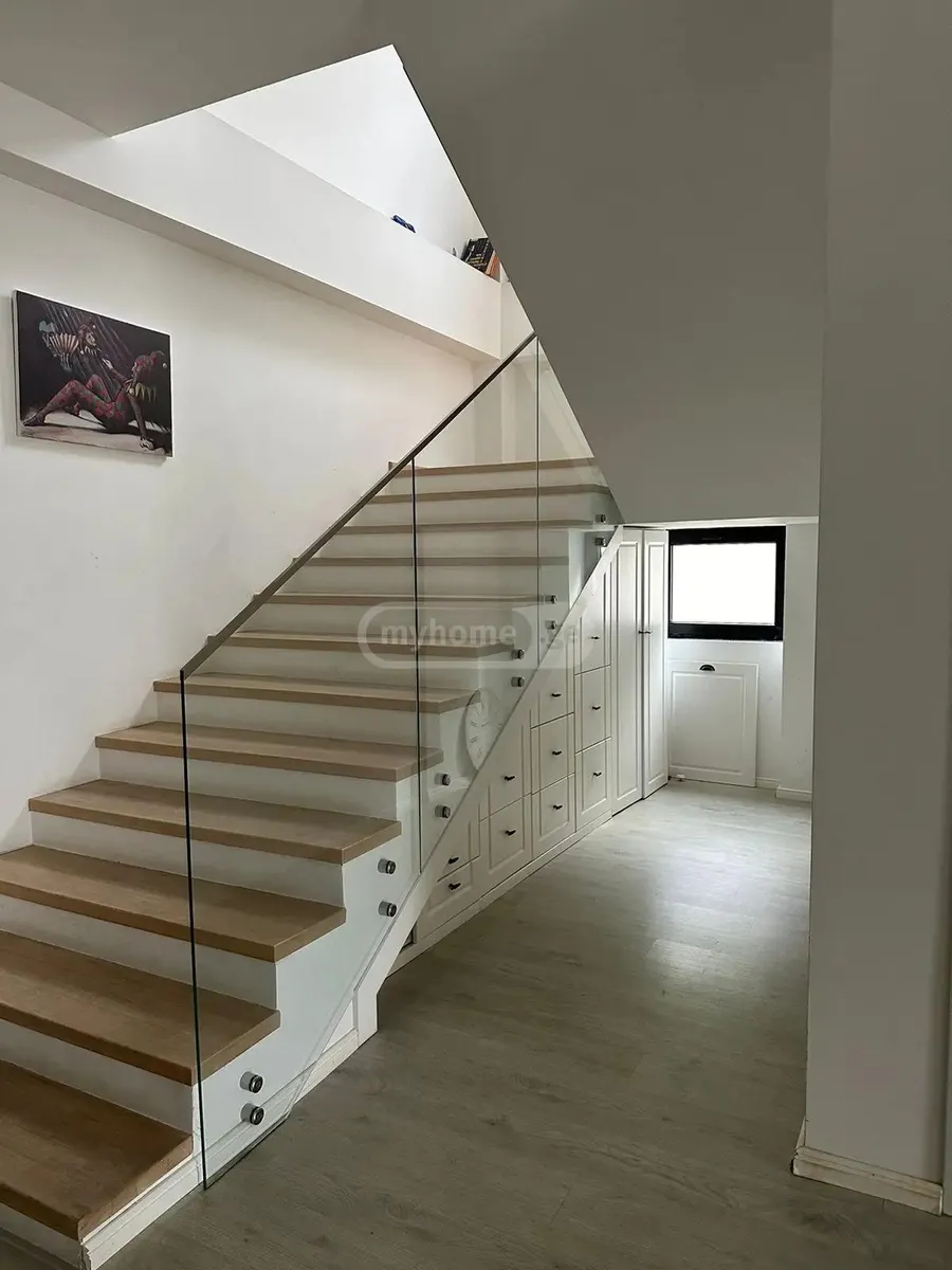 Дом, 4-комн., 340 м²