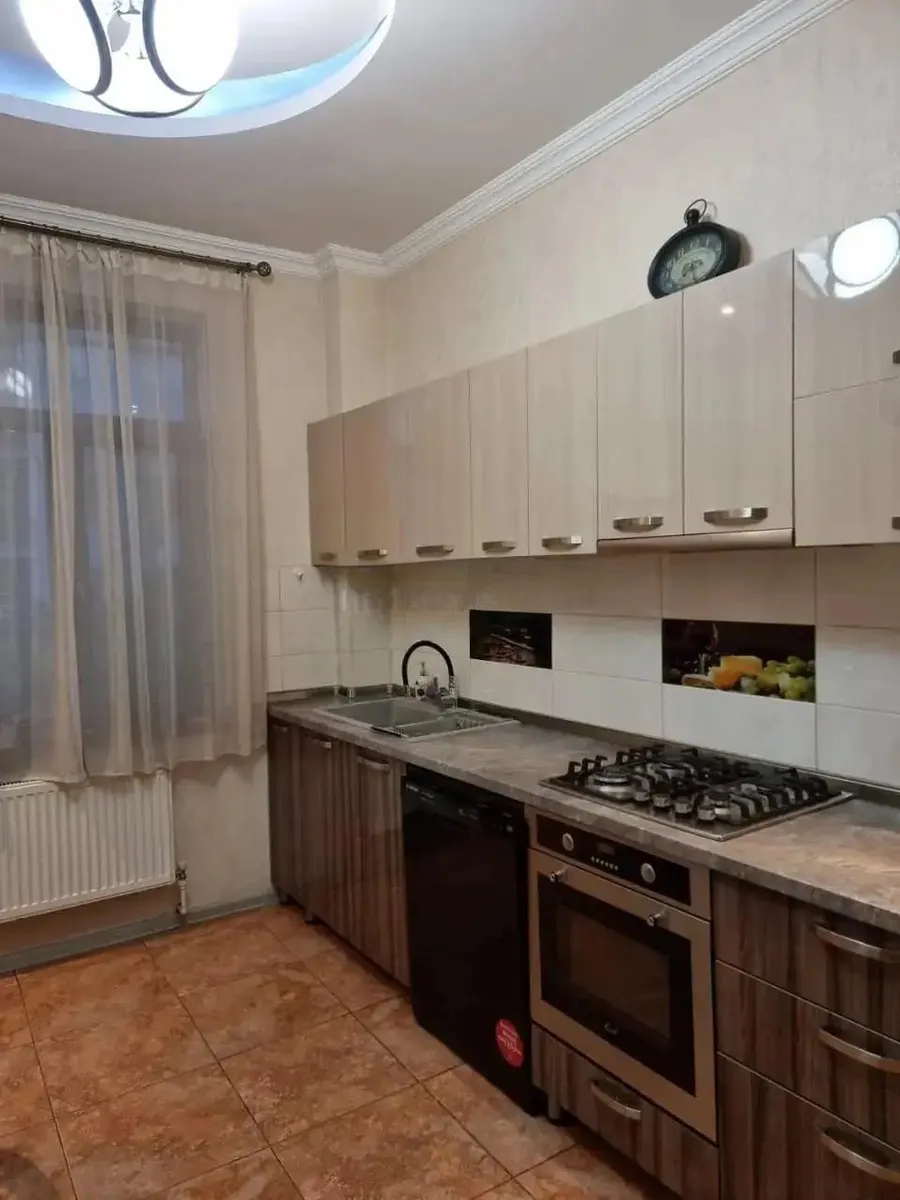 Дом, 8-комн., 355 м²