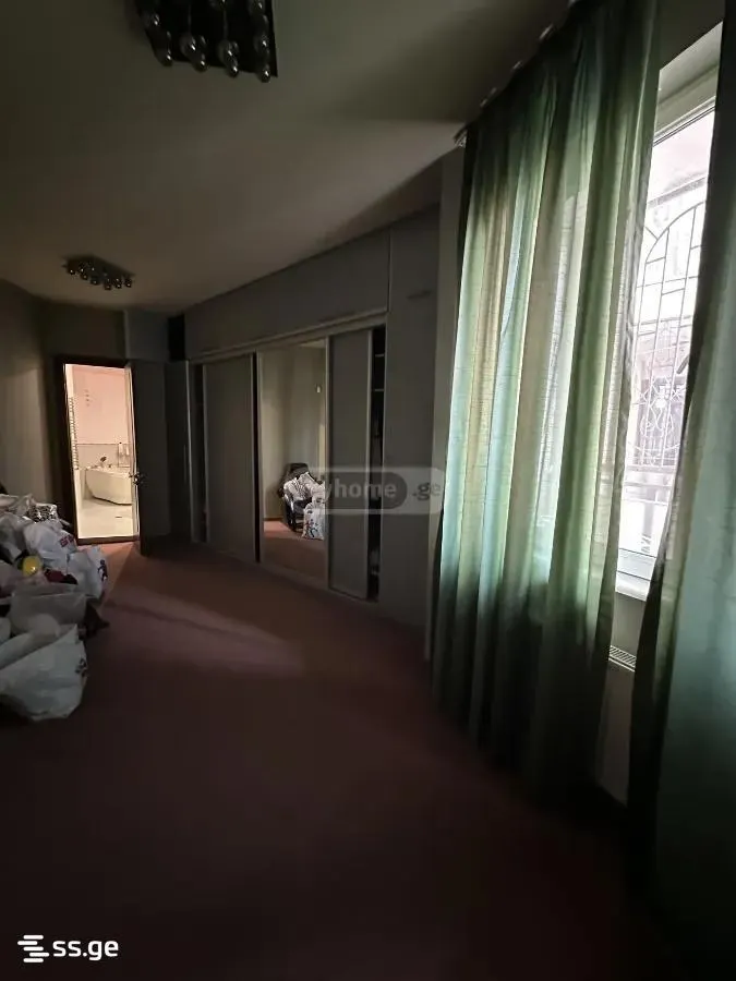 Квартира, 5-комн., 270 м²