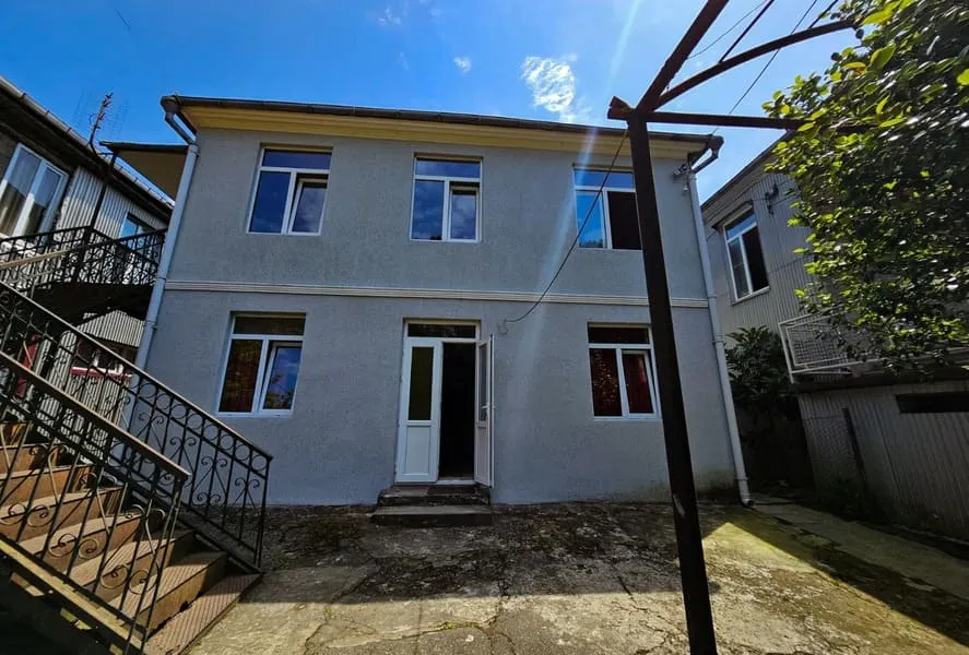House, 200 m²