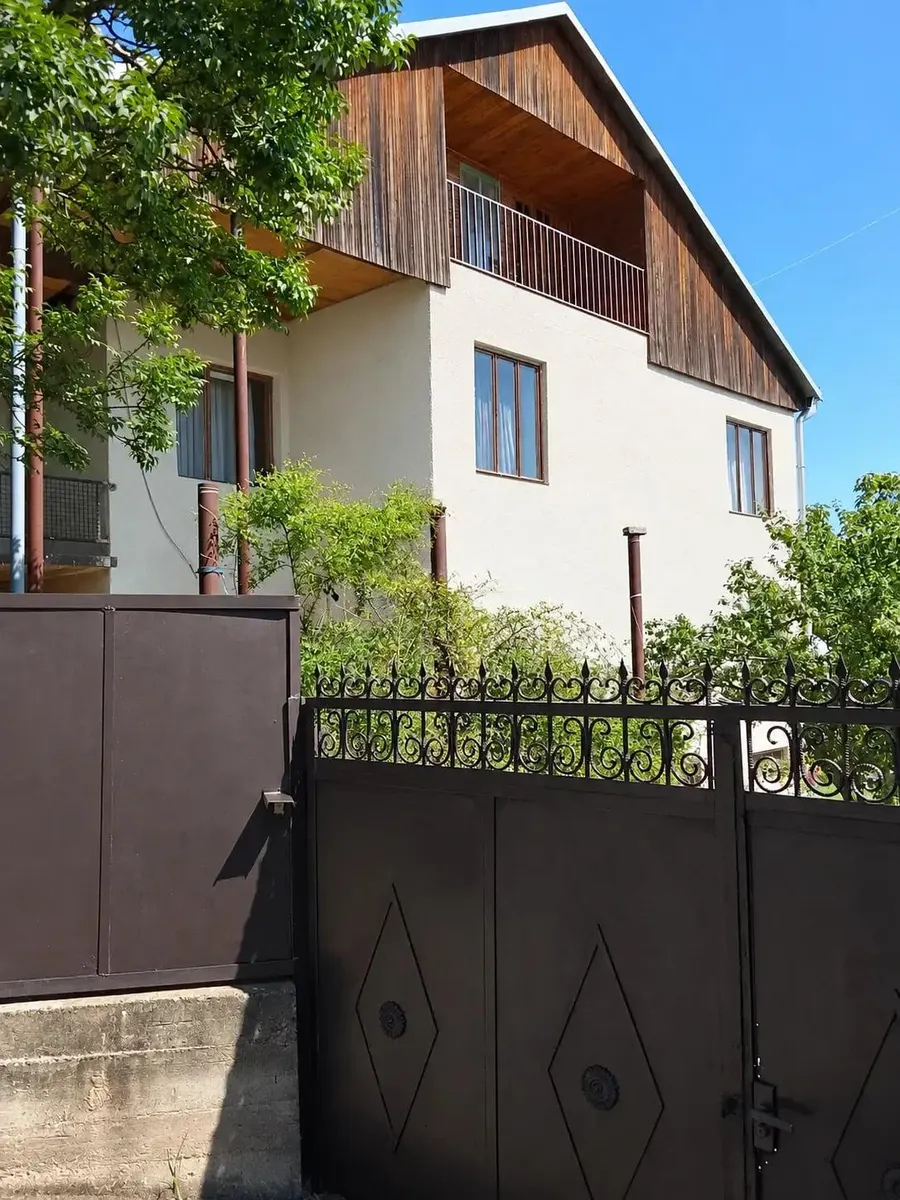 Дом, 10-комн., 380.61 м²