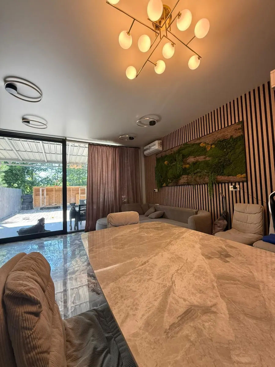 House, 4-room, 140 m²
