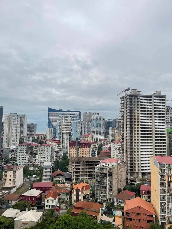 Квартира, 3-комн., 70 м², Nev Tower
