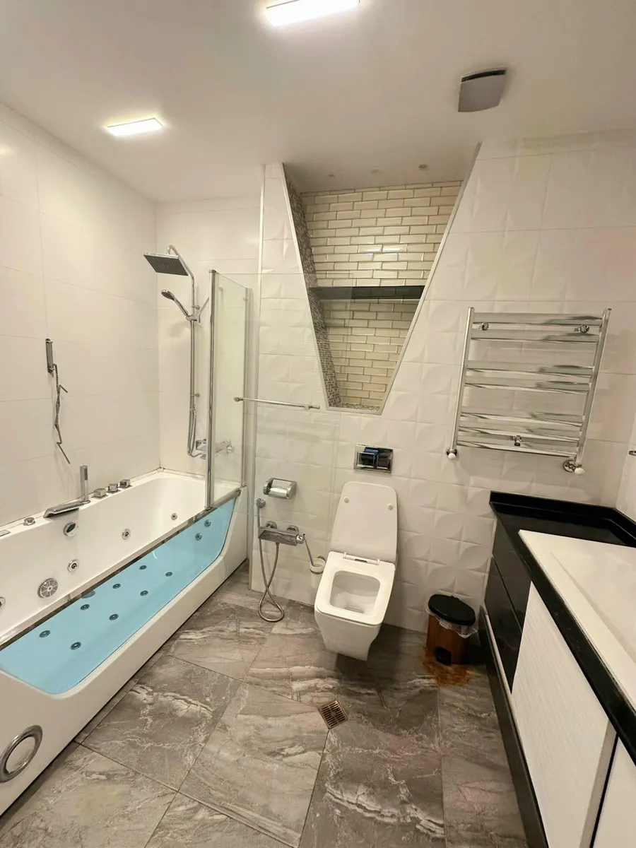 House, 6-room, 600 m²