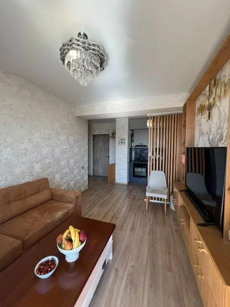 Квартира, 3-комн., 83 м²