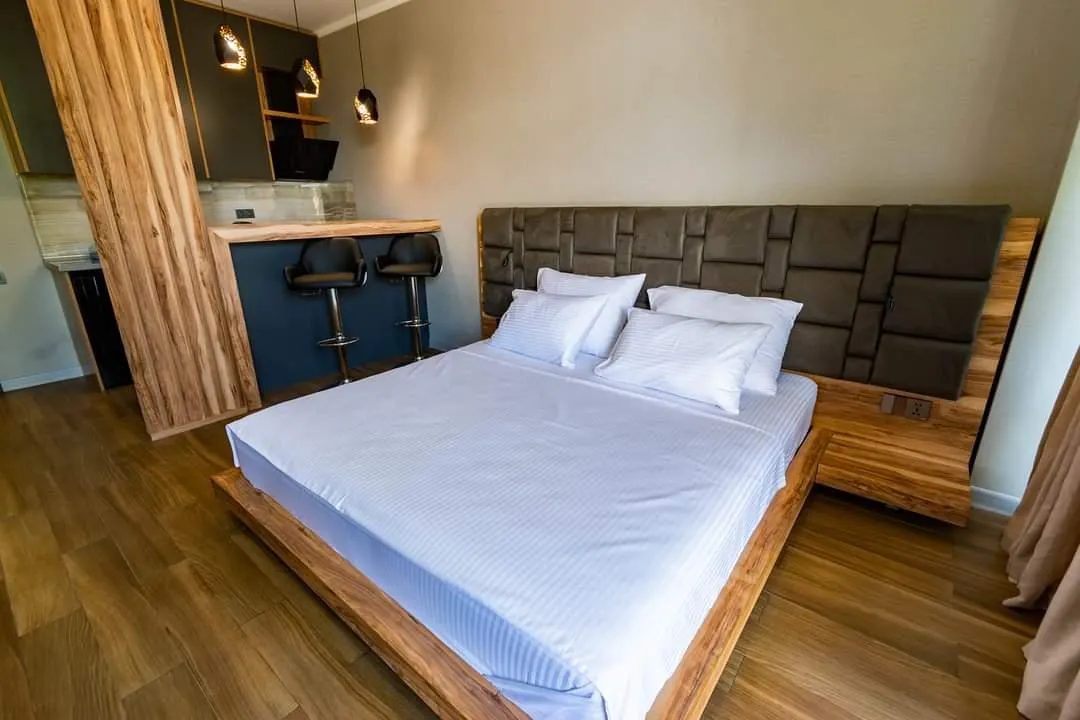 Дом, 5-комн., 250 м²