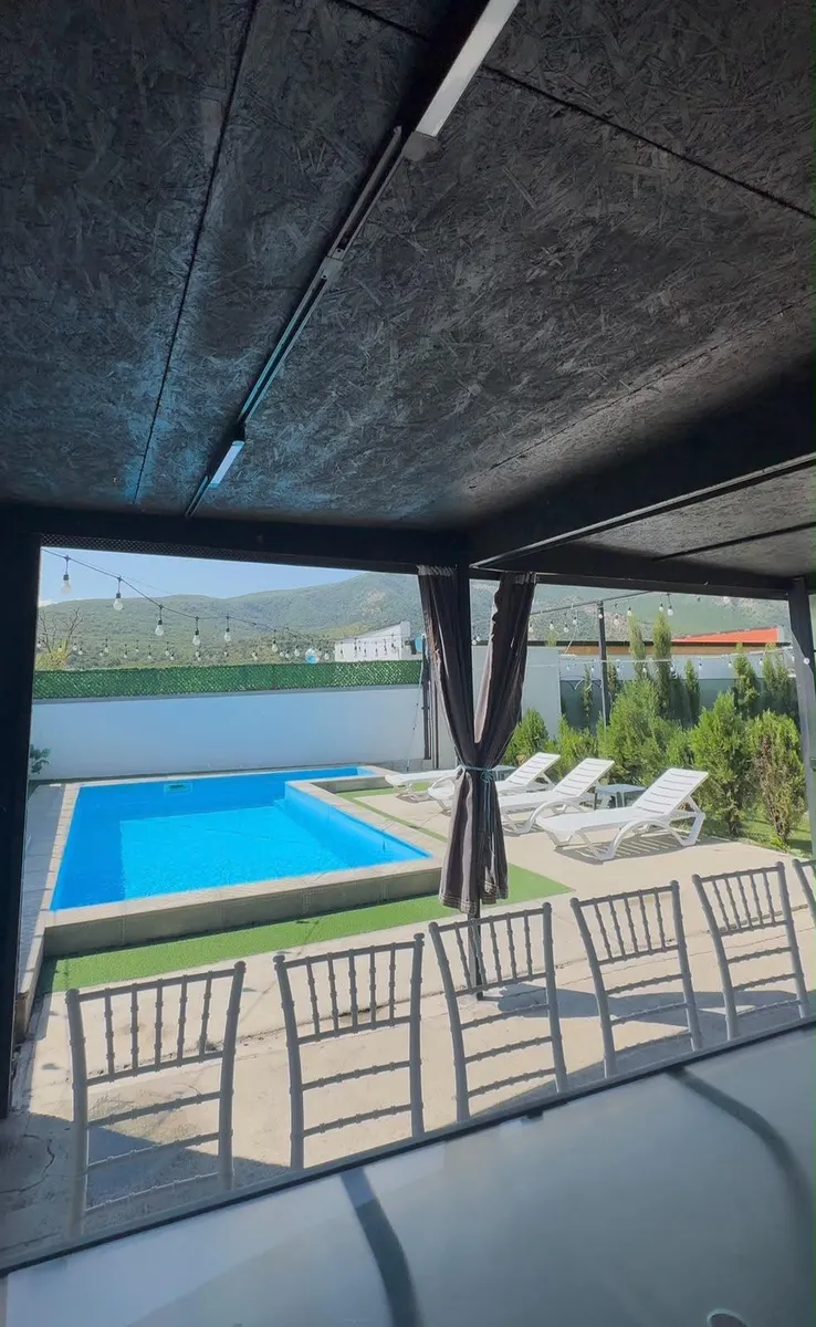 Дом, 5-комн., 250 м²