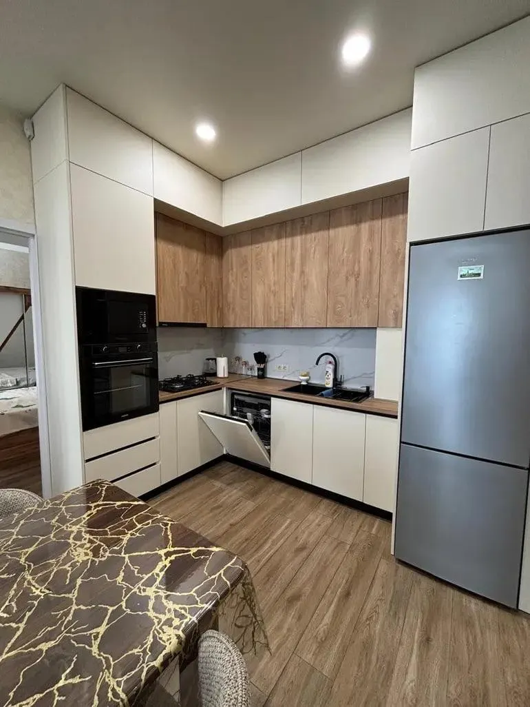 Квартира, 4-комн., 110 м², Omar Khizanishvili St, 2