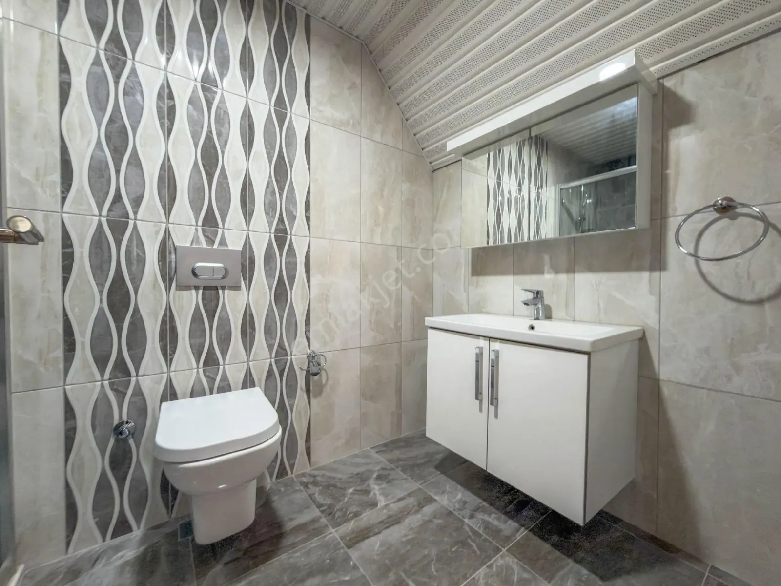 Apartment, 5-room, 182 m²
