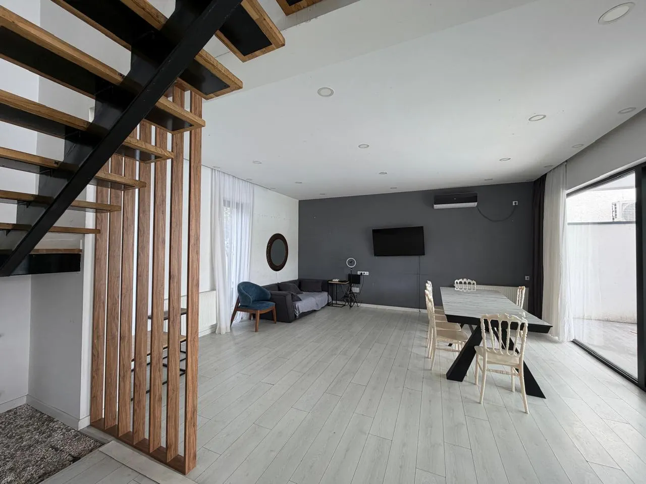 House, 5-room, 800 m²