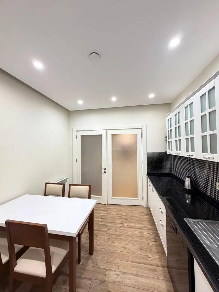 Квартира, 4-комн., 217 м²