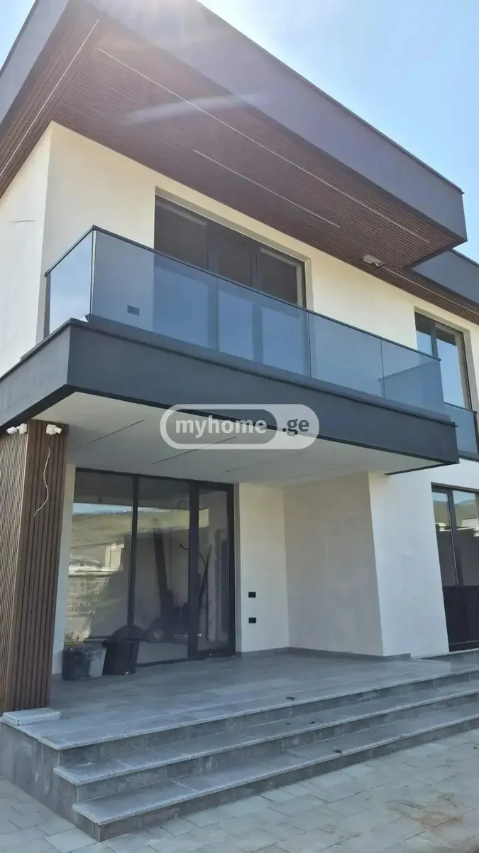 Дом, 5-комн., 328 м²