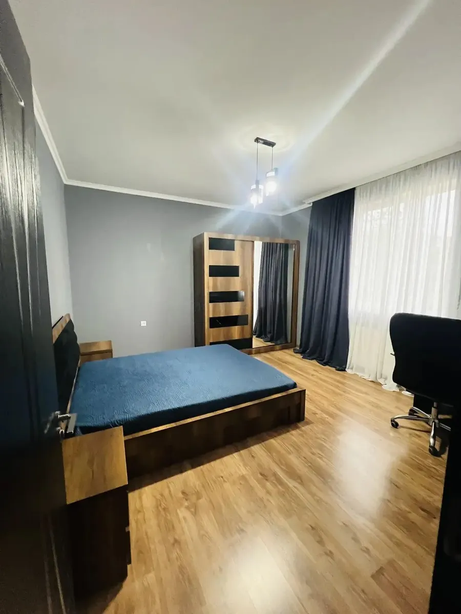 Дом, 6-комн., 230 м²