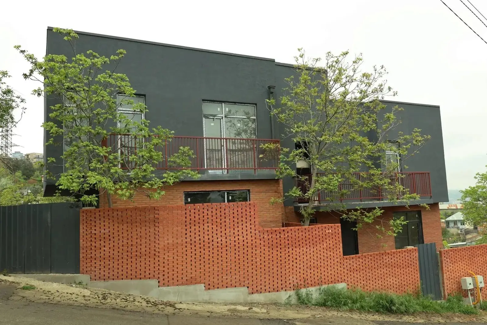 House, 5-room, 220 m²