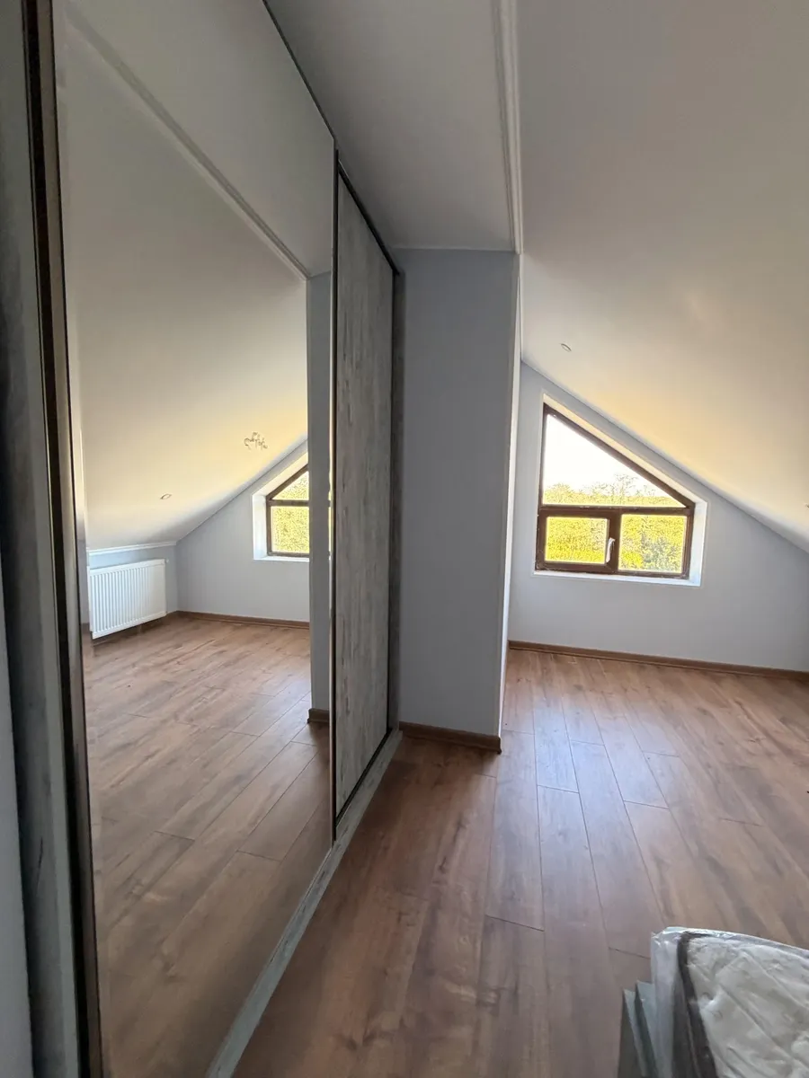 House, 6-room, 372 m²