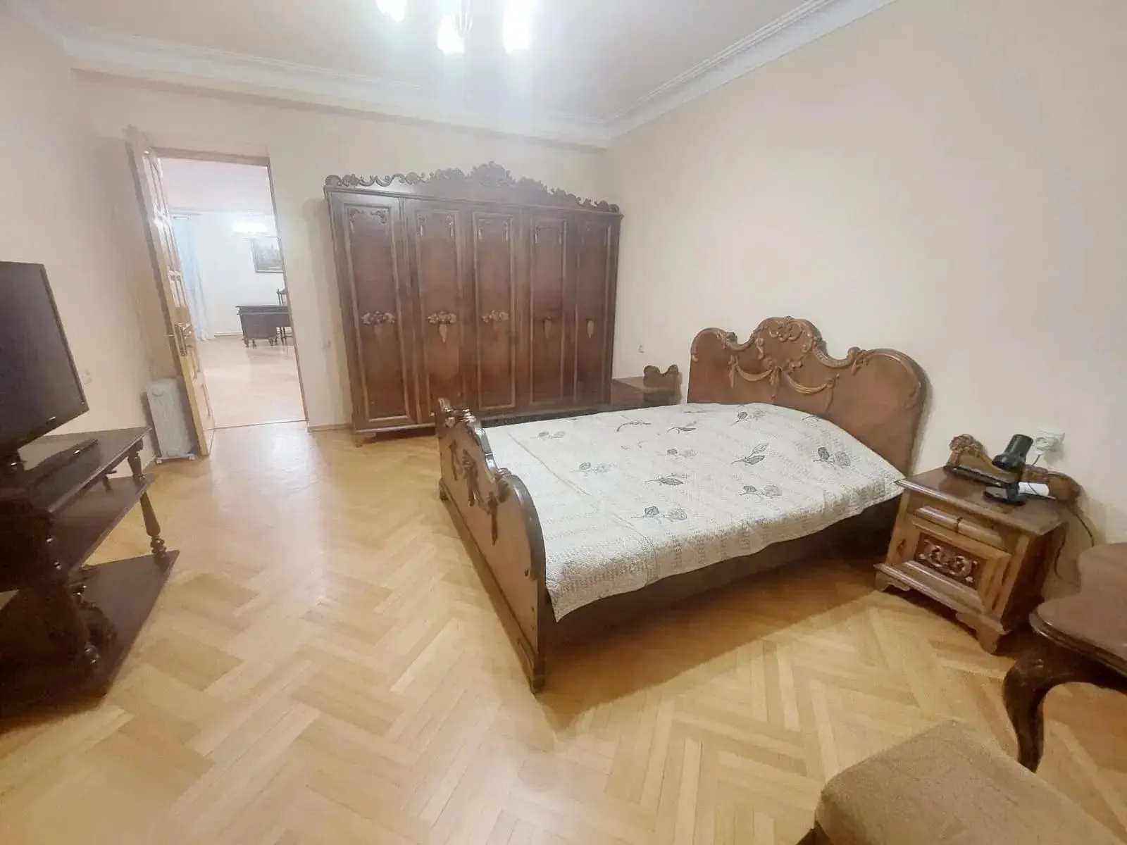 Дом, 7-комн., 350 м²