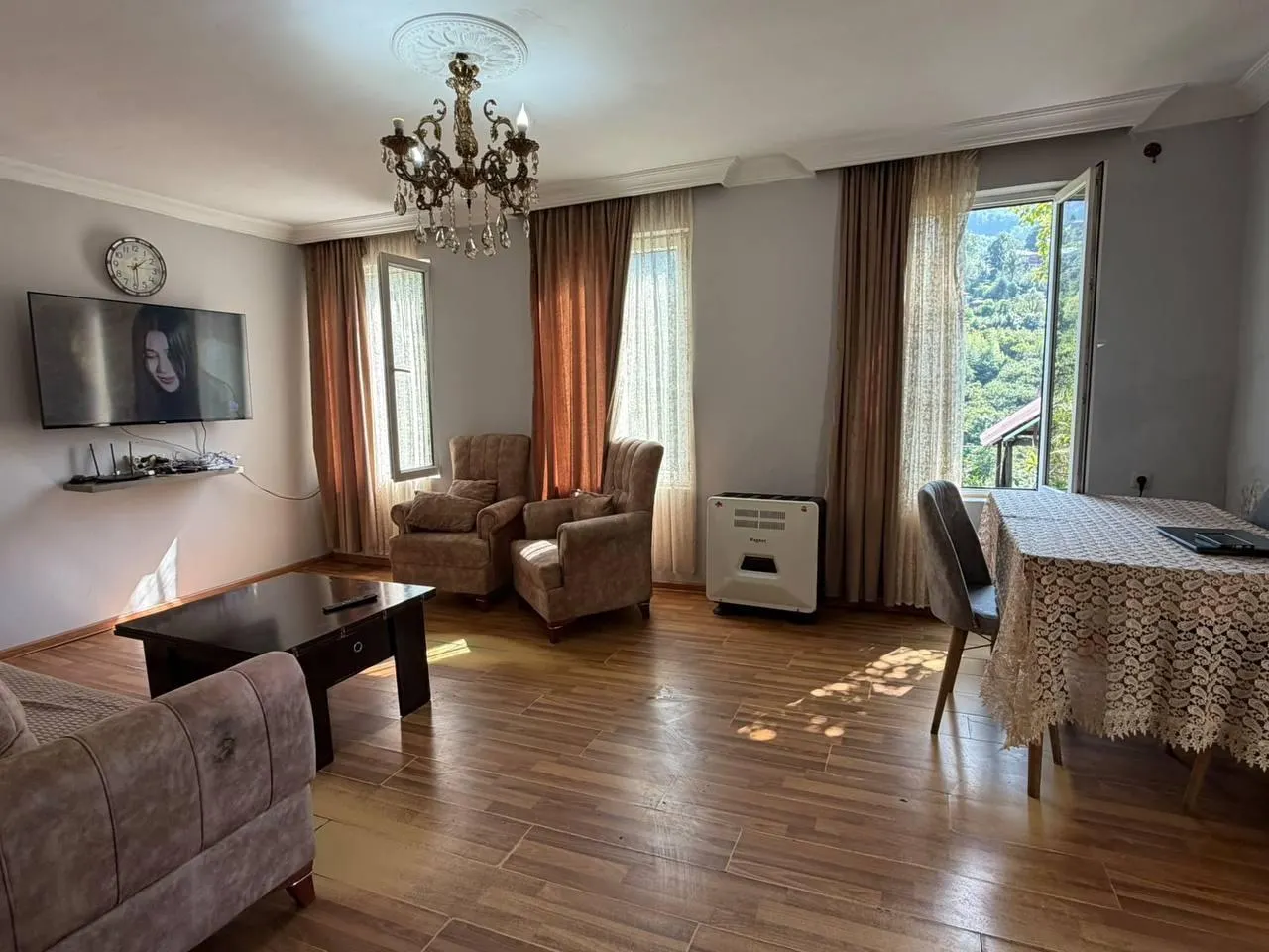 Дом, 6-комн., 220 м²