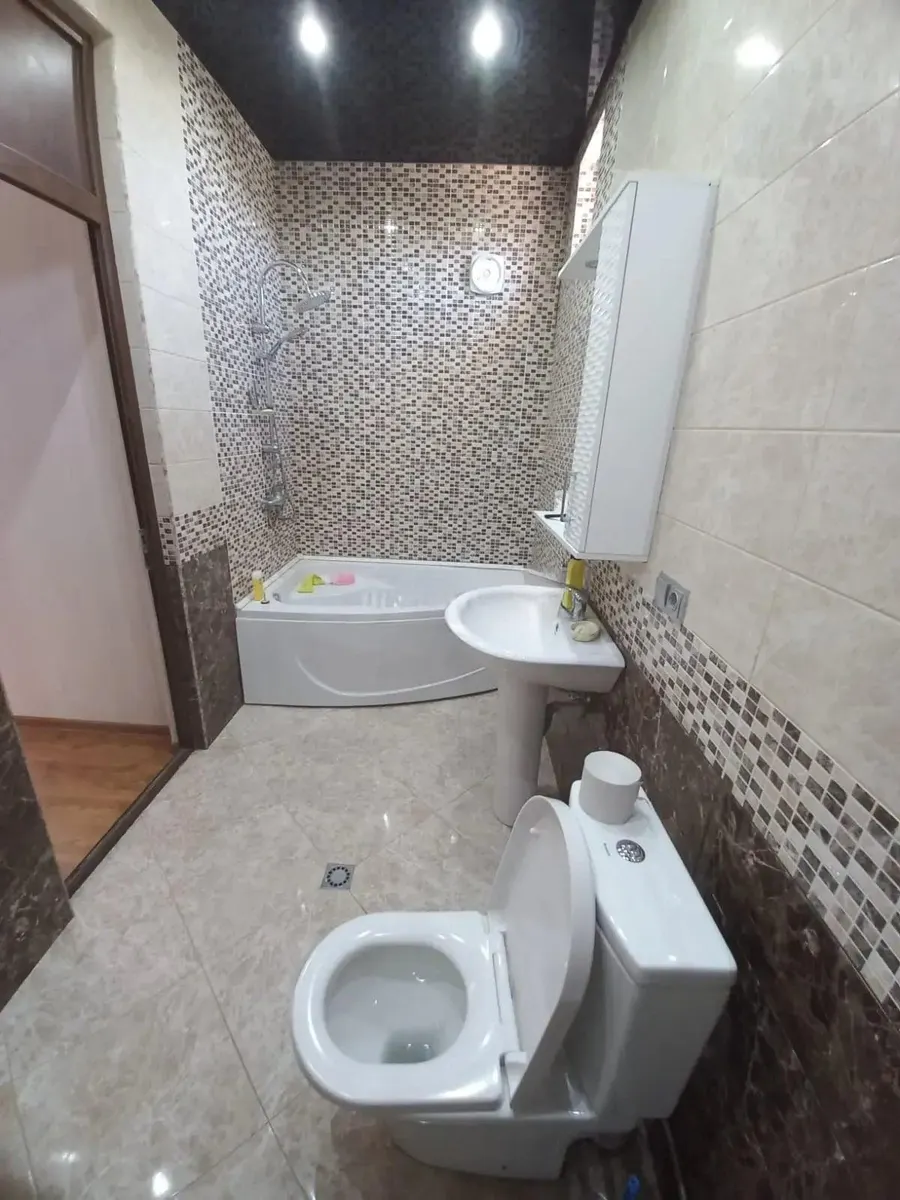 House, 8-room, 420 m²