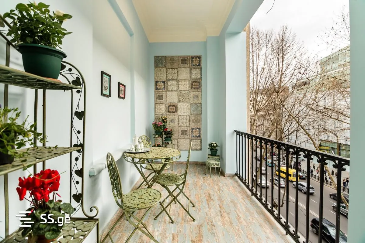 Квартира, 3-комн., 100 м²