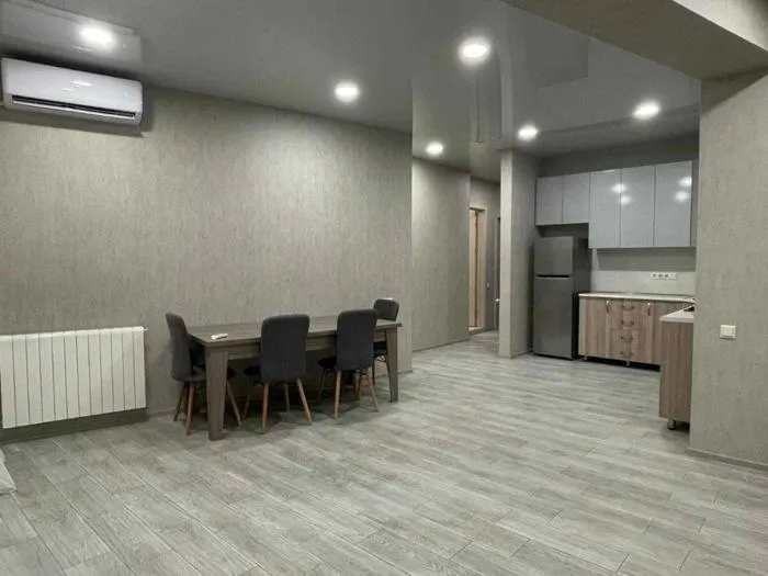 Квартира, 3-комн., 108 м²