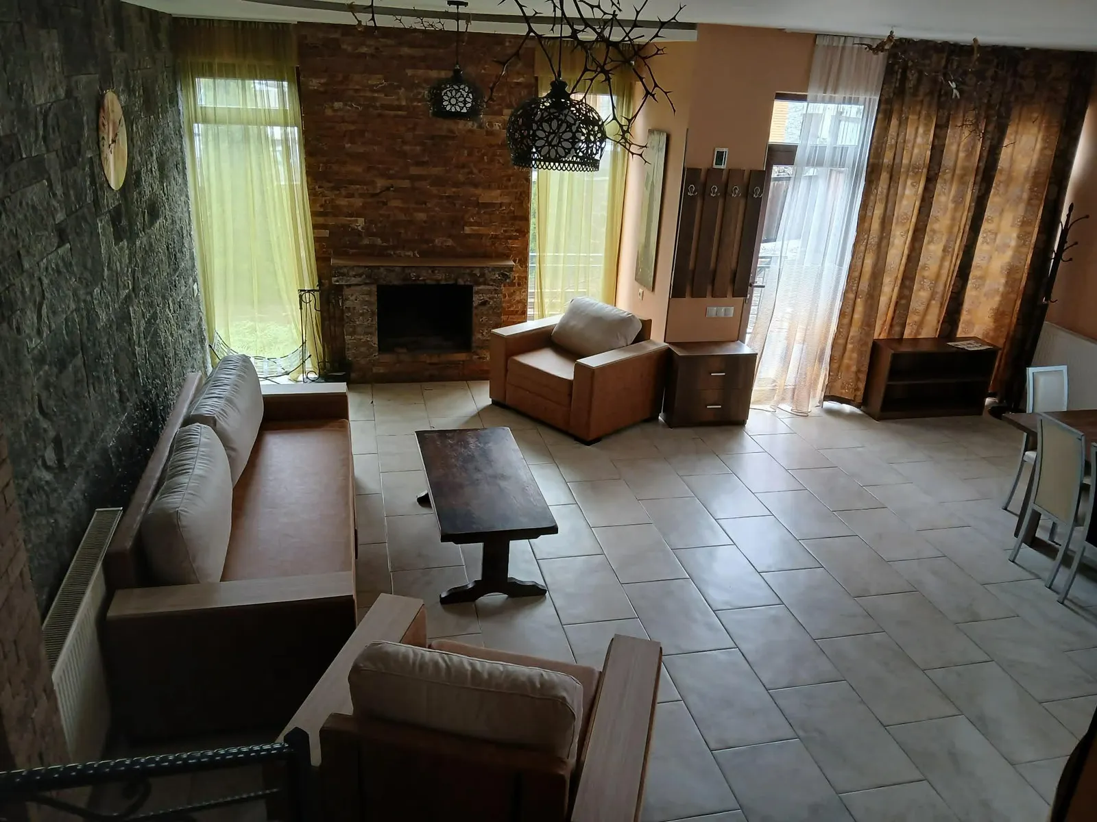 House, 3-room, 97.6 m²