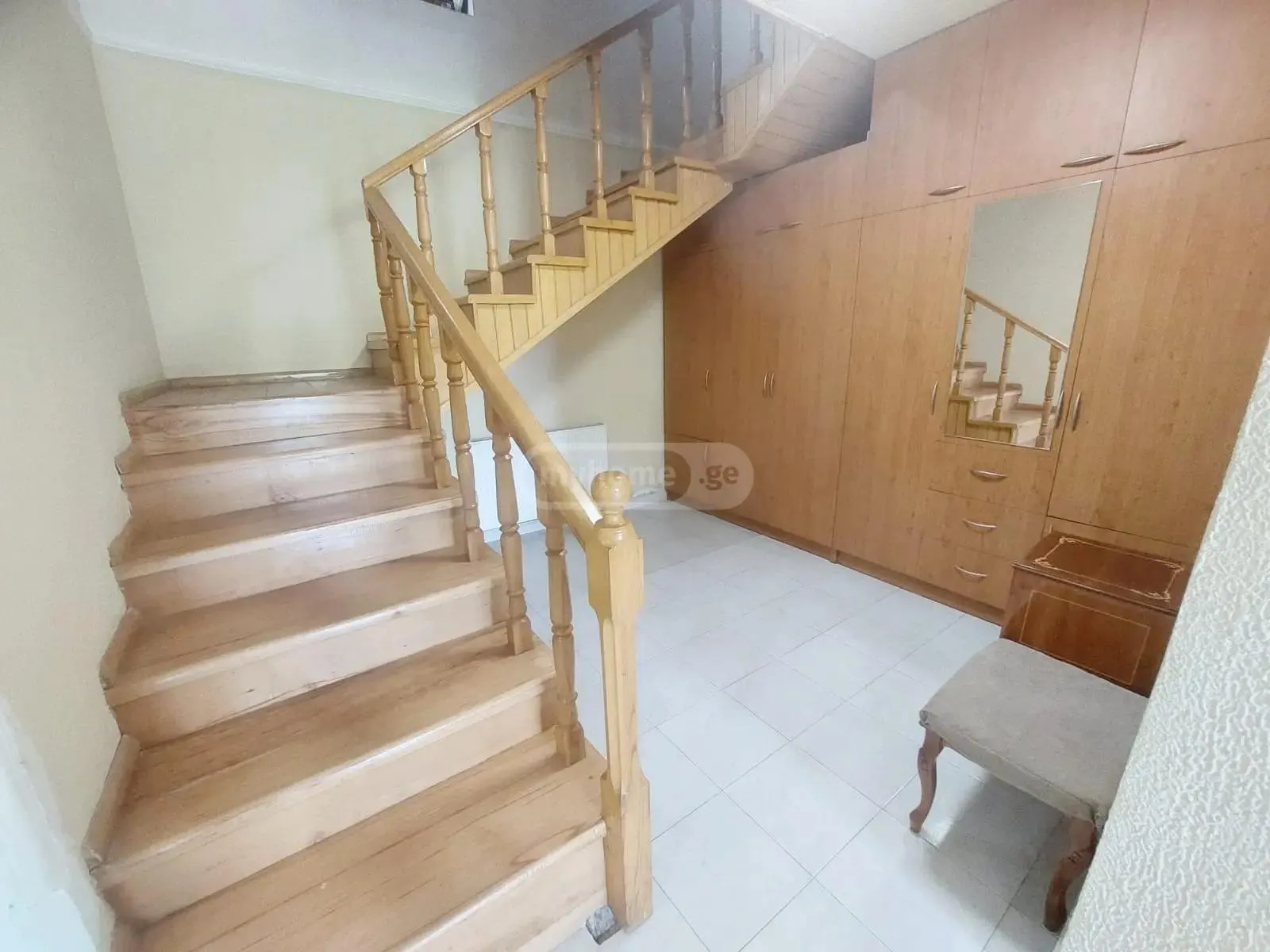 House, 5-room, 350 m²