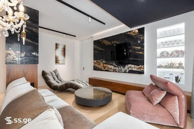 Apartment, 5-room, 240 m²