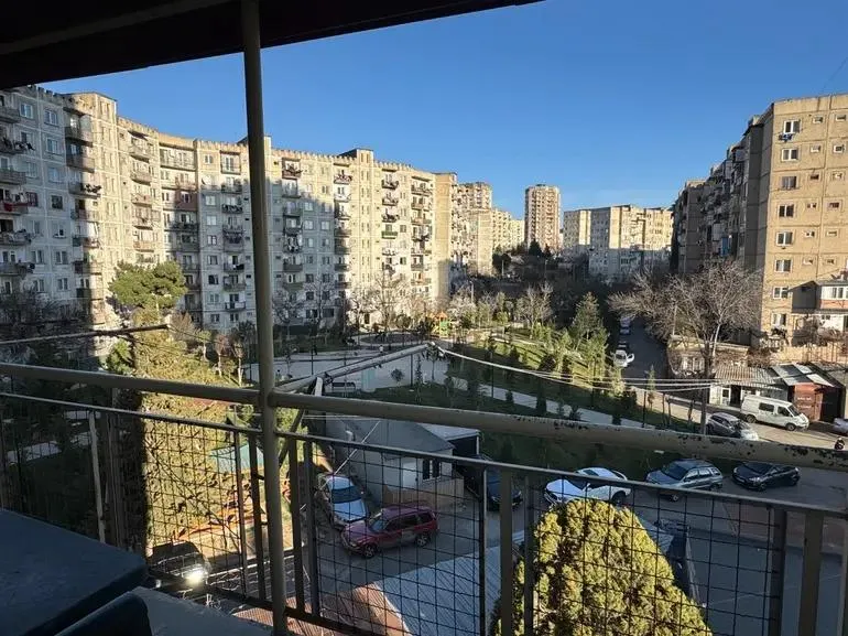 ბინა, 5-ოთახიანი, 77 მ²