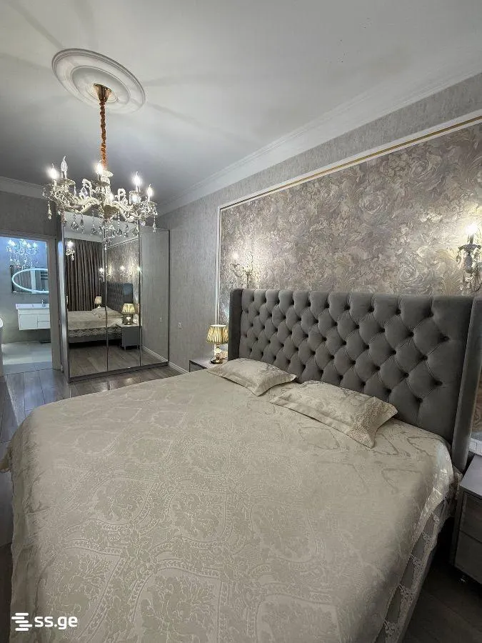 Apartment, 5-room, 133 m²