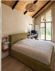 Дом, 5-комн., 260 м²