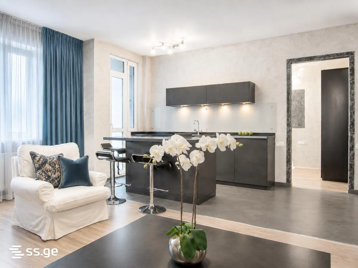 Apartment, 2-room, 90 m²