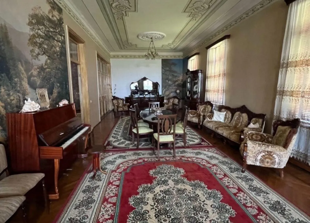 Дом, 7-комн., 450 м²