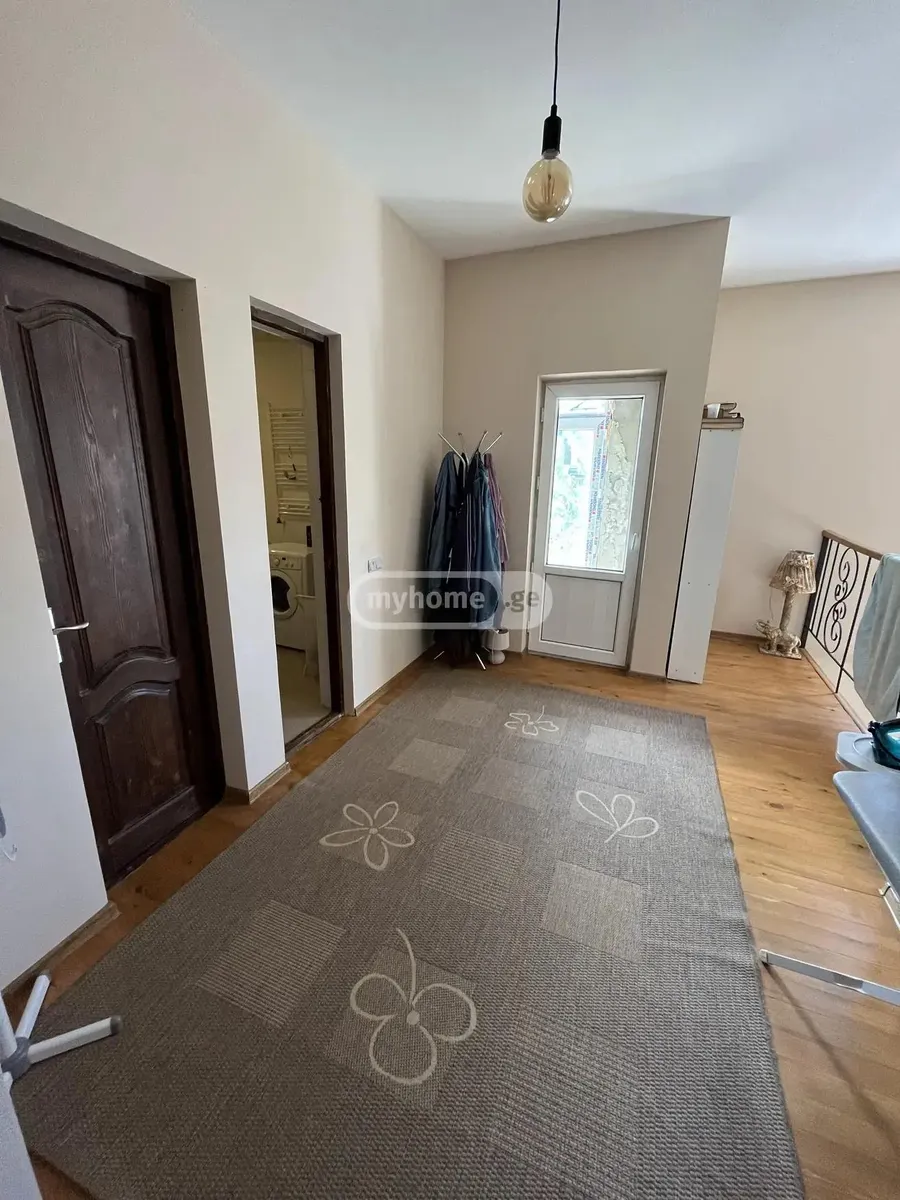 House, 6-room, 262 m²