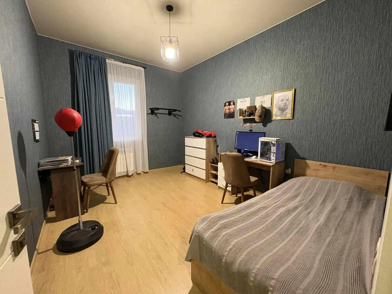 Дом, 5-комн., 280 м²