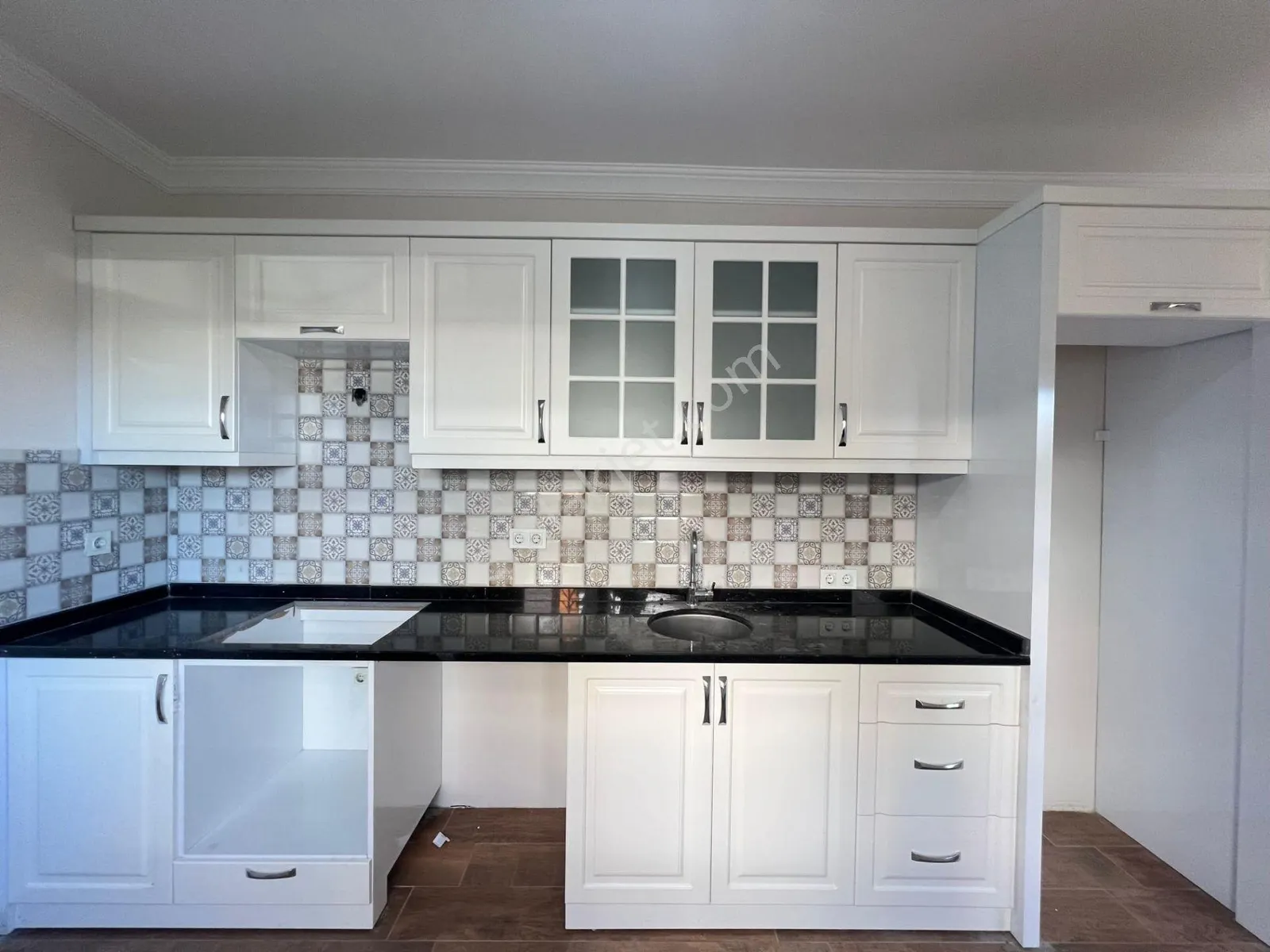 Apartment, 6-room, 200 m²