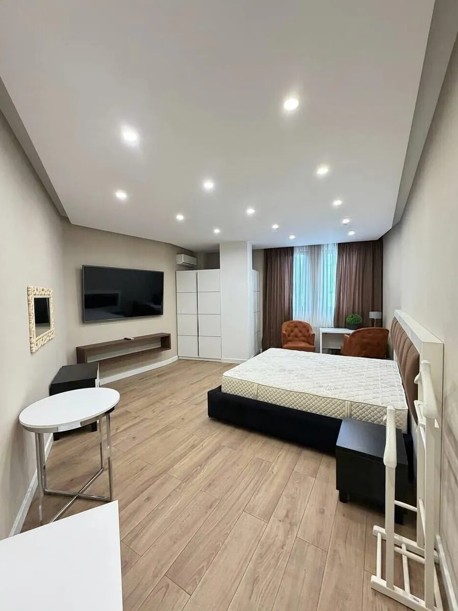 Квартира, 4-комн., 217 м²