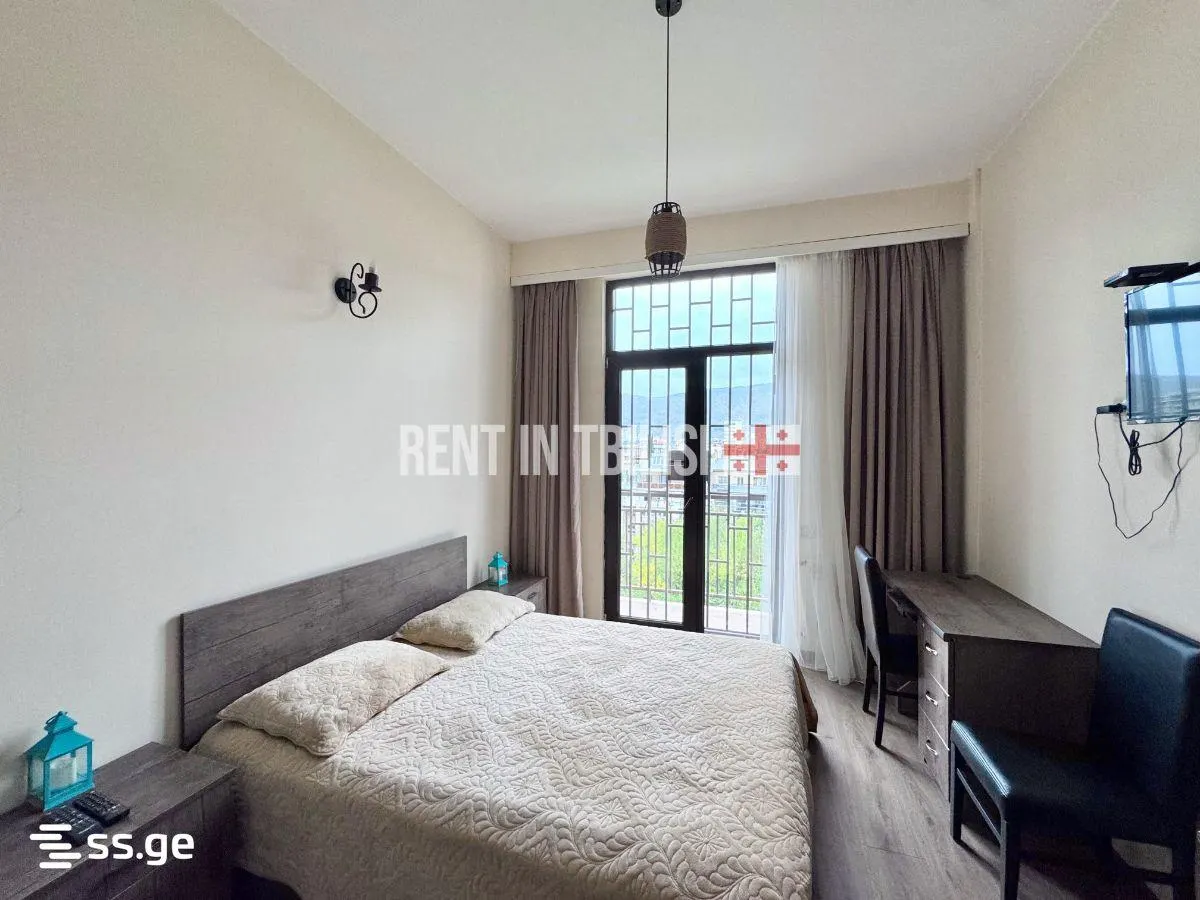Квартира, 2-комн., 65 м²