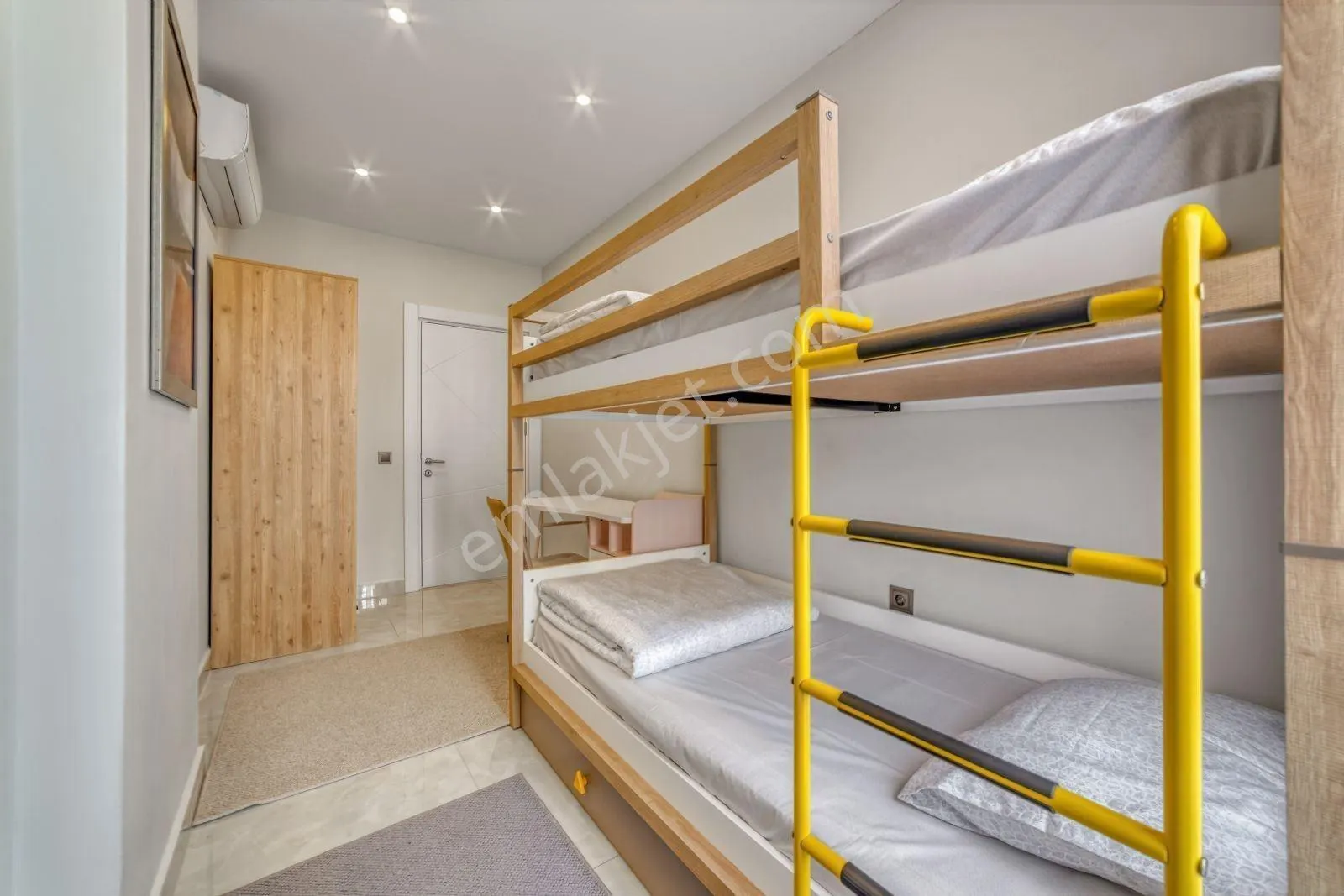 Apartment, 3-room, 85 m²