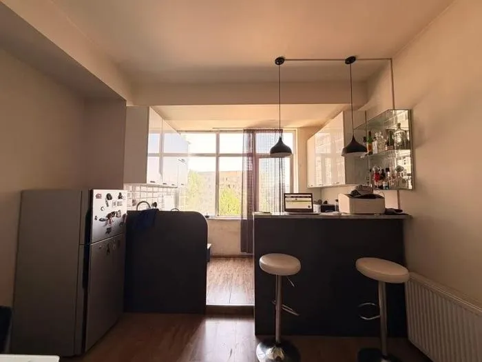 Квартира, 3-комн., 76 м²