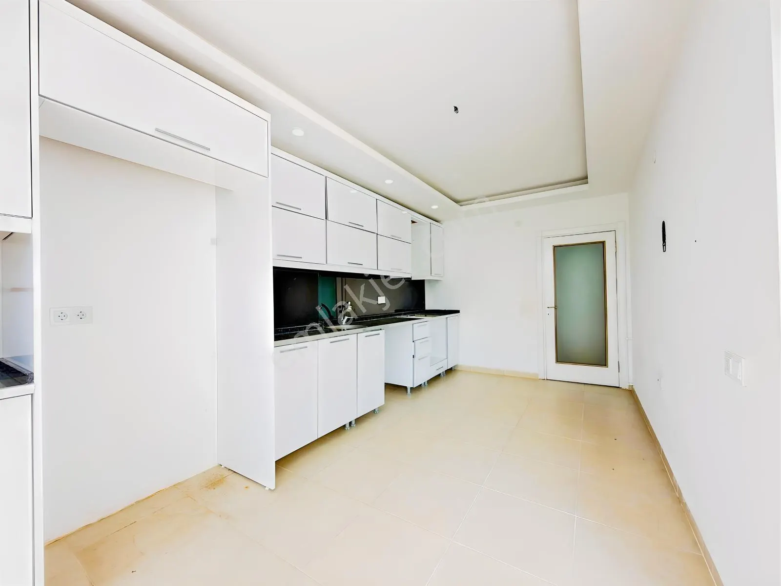 Apartment, 4-room, 140 m²