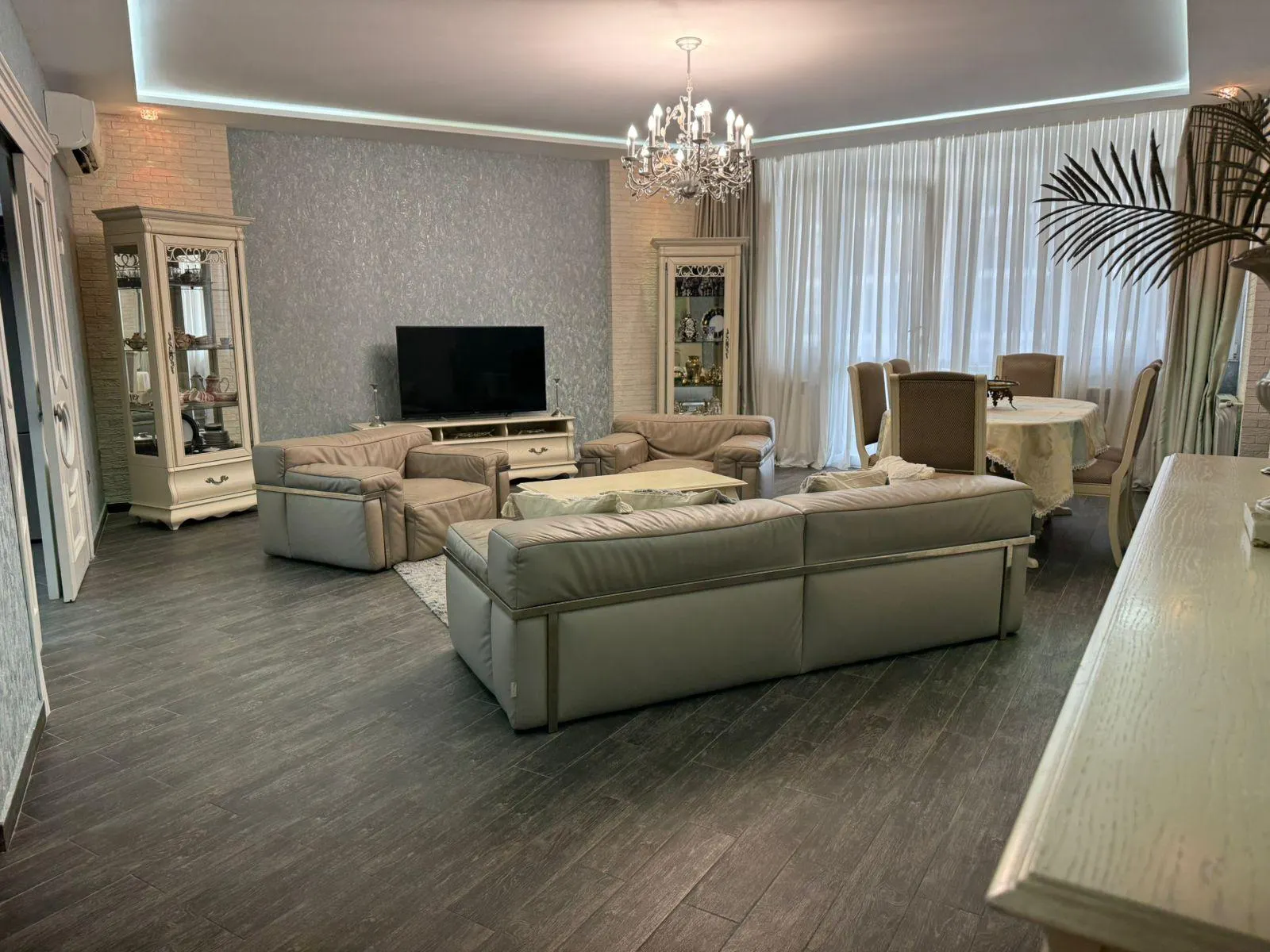 Apartment, 4-room, 160 m², Zurab Gorgiladze St, 98